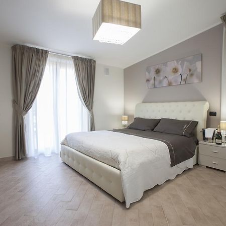 Amira Luxury Apartments Санта Мария Капуа Ветере Екстериор снимка