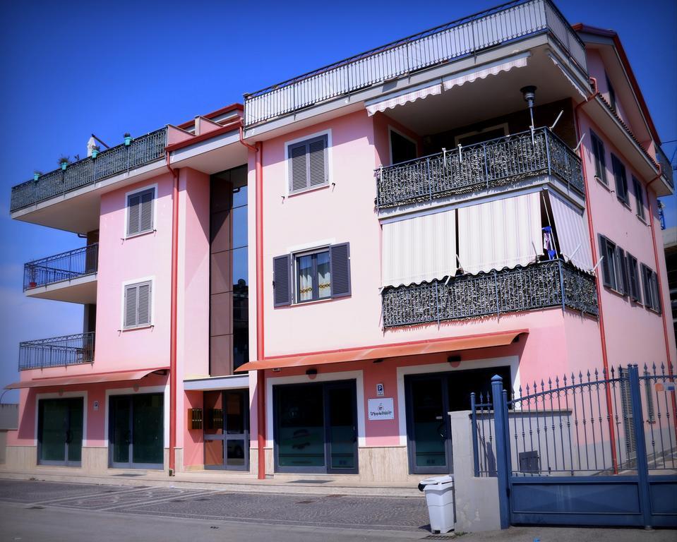 Amira Luxury Apartments Санта Мария Капуа Ветере Екстериор снимка